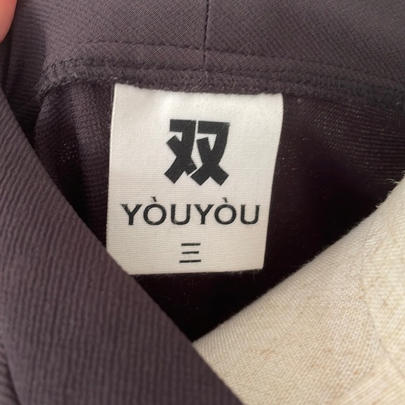 YouYou Statement Black and White Boxy Pocket Dress with Long Sleeves - Picture 11 of 15